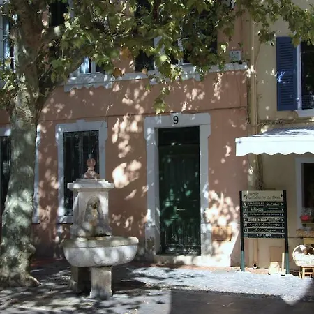 Avec Patio Et Garage Centre Et דירה